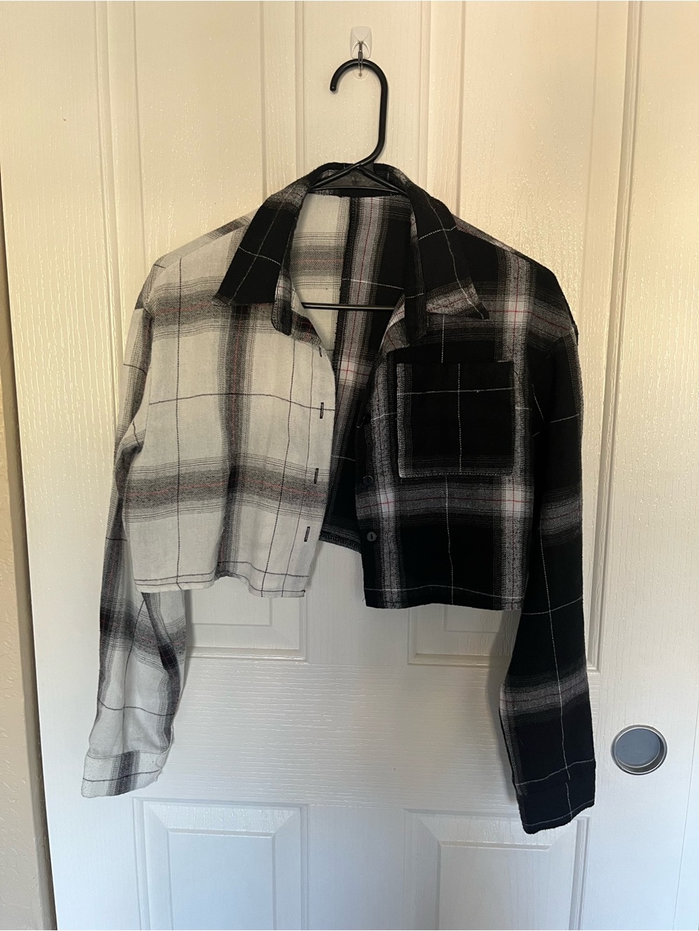 SHEIN Black & White Cropped Plaid Button-Up Jacket